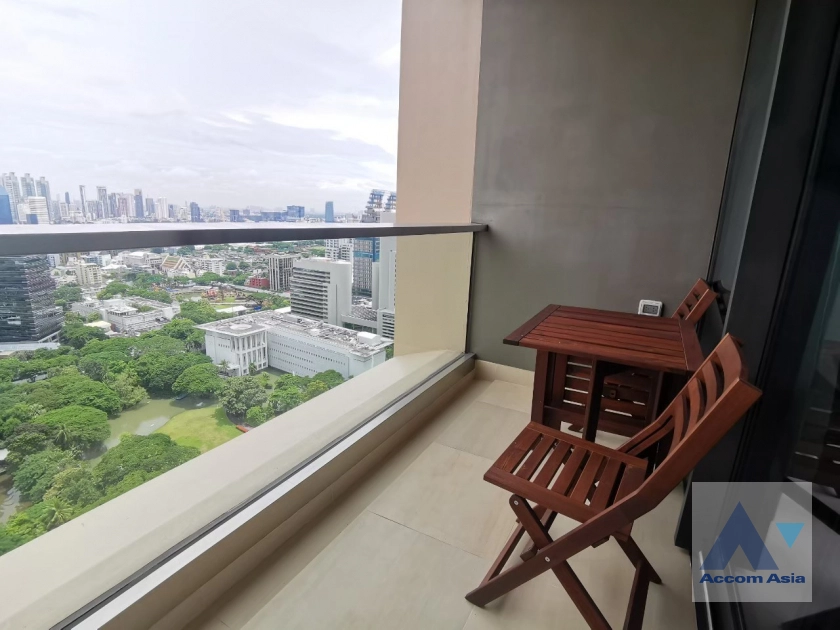  2 Bedrooms  Condominium For Rent in Ploenchit, Bangkok  near BTS Chitlom (AA20458)