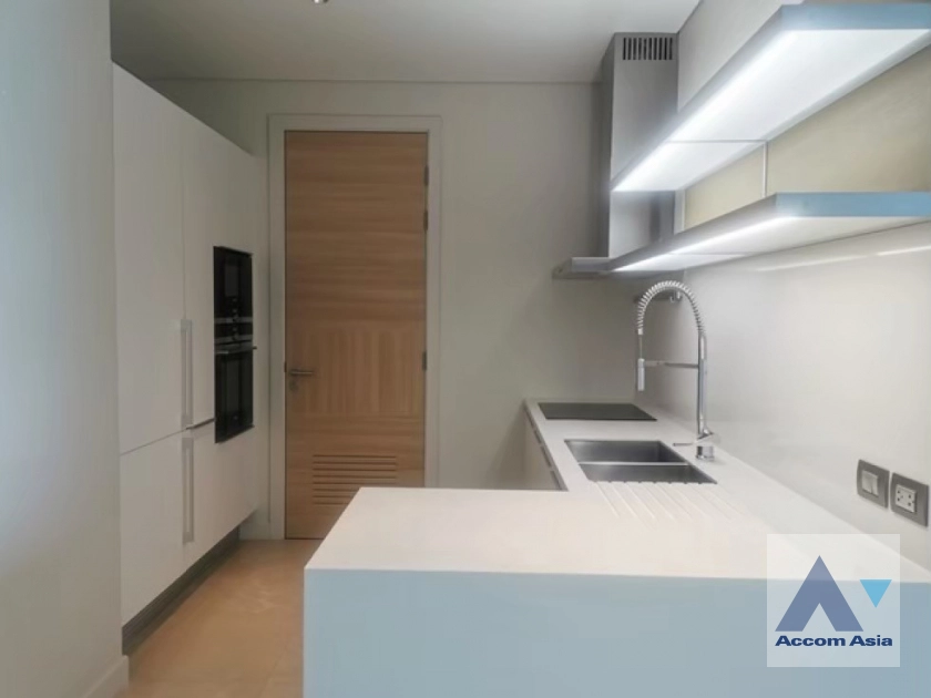 6  2 br Condominium For Rent in Ploenchit ,Bangkok BTS Chitlom at Sindhorn Residence AA20458