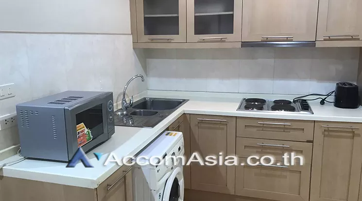  2 Bedrooms  Condominium For Rent in Sukhumvit, Bangkok  near BTS Ekkamai (AA20483)