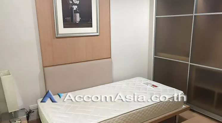  2 Bedrooms  Condominium For Rent in Sukhumvit, Bangkok  near BTS Ekkamai (AA20483)