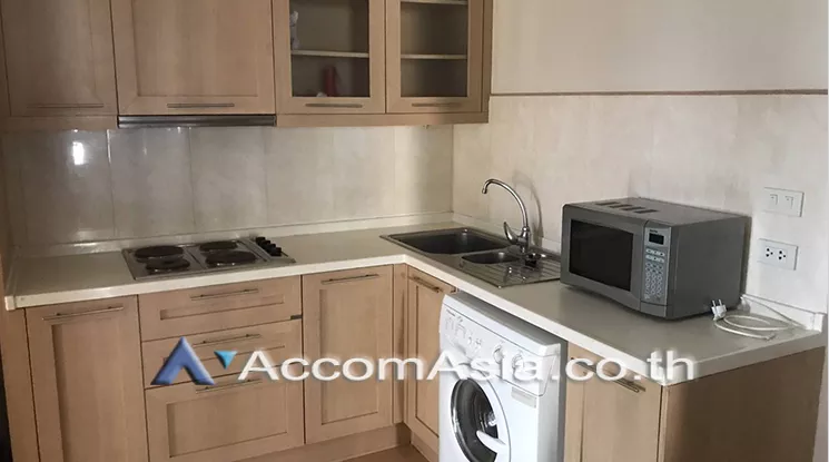  2 Bedrooms  Condominium For Rent in Sukhumvit, Bangkok  near BTS Ekkamai (AA20484)