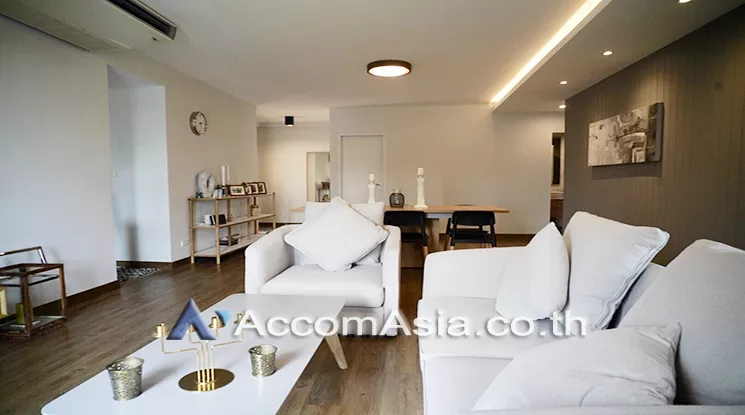 Pet friendly |  2 Bedrooms  Apartment For Rent in Sukhumvit, Bangkok  near BTS Asok - MRT Sukhumvit (AA20490)