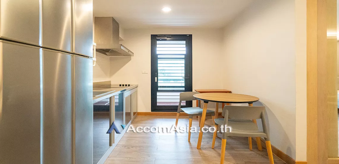 Pet friendly |  1 Bedroom  Apartment For Rent in Sukhumvit, Bangkok  near BTS Asok - MRT Sukhumvit (AA20507)