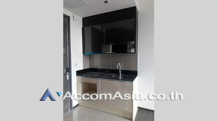  1 Bedroom  Condominium For Sale in Sukhumvit, Bangkok  near BTS Asok - MRT Sukhumvit (AA20562)