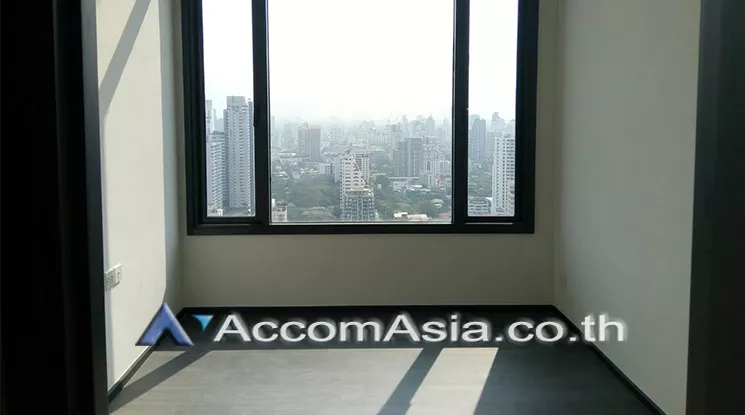  1 Bedroom  Condominium For Sale in Sukhumvit, Bangkok  near BTS Asok - MRT Sukhumvit (AA20563)