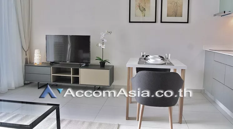  1 Bedroom  Condominium For Rent in Sukhumvit, Bangkok  near BTS Ekkamai (AA20569)