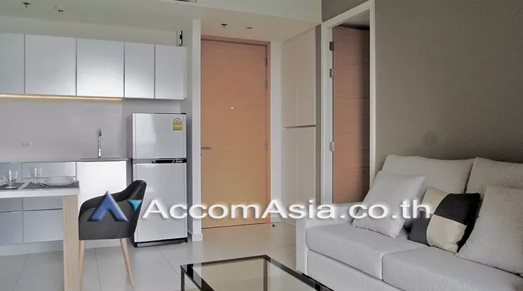  1 Bedroom  Condominium For Rent in Sukhumvit, Bangkok  near BTS Ekkamai (AA20569)