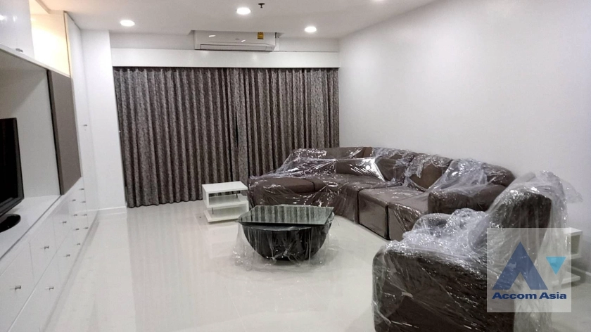 2 Bedrooms  Condominium For Rent & Sale in Ploenchit, Bangkok  near BTS Ploenchit (AA20605)