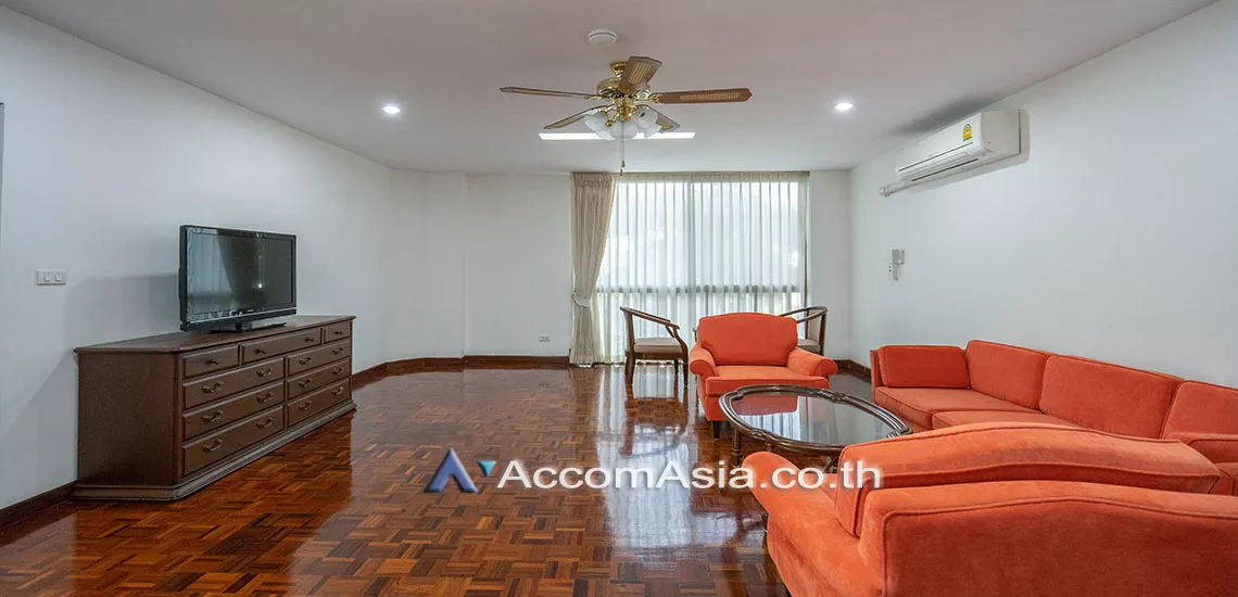  2 Bedrooms  Apartment For Rent in Sukhumvit, Bangkok  near BTS Phrom Phong (AA20656)