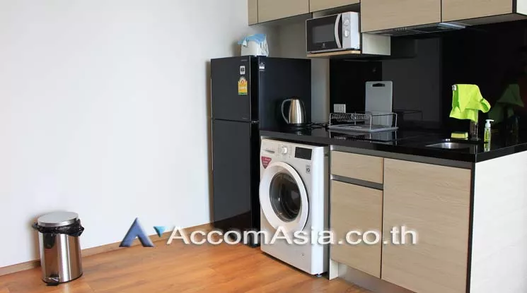  2 Bedrooms  Condominium For Rent in Sukhumvit, Bangkok  near BTS Phrom Phong (AA20675)