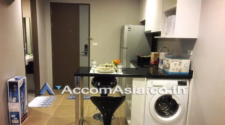  1 Bedroom  Condominium For Sale in Sukhumvit, Bangkok  near BTS Asok - MRT Sukhumvit (AA20703)