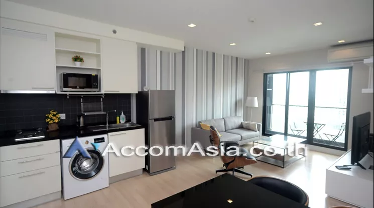  1 Bedroom  Condominium For Rent in Sathorn, Bangkok  near BTS Chong Nonsi (AA20716)