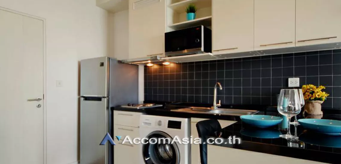  1 Bedroom  Condominium For Rent in Sathorn, Bangkok  near BTS Chong Nonsi (AA20717)