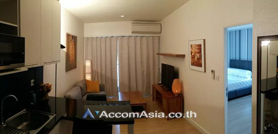  1 Bedroom  Condominium For Rent in Sathorn, Bangkok  near BTS Chong Nonsi (AA20717)