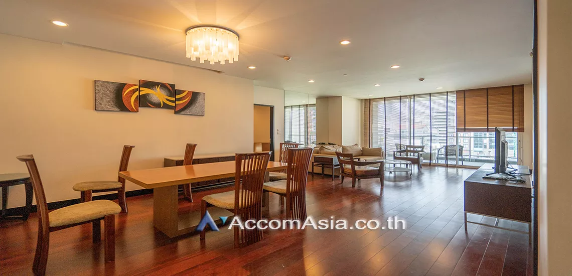  2 Bedrooms  Condominium For Rent in Ploenchit, Bangkok  near BTS Chitlom (AA20771)