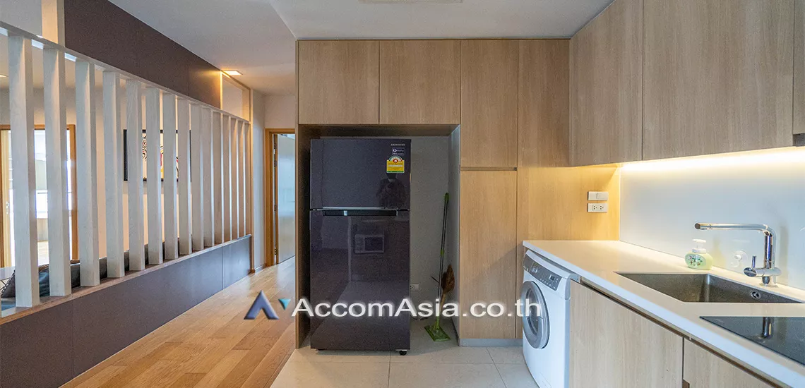  2 Bedrooms  Condominium For Rent in Sukhumvit, Bangkok  near BTS Nana (AA20873)