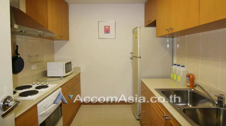  1 Bedroom  Condominium For Rent in Ploenchit, Bangkok  near BTS Chitlom (AA20891)