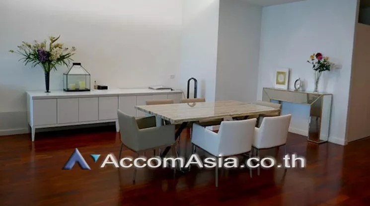  2 Bedrooms  Condominium For Rent in Ploenchit, Bangkok  near BTS Chitlom (AA20913)