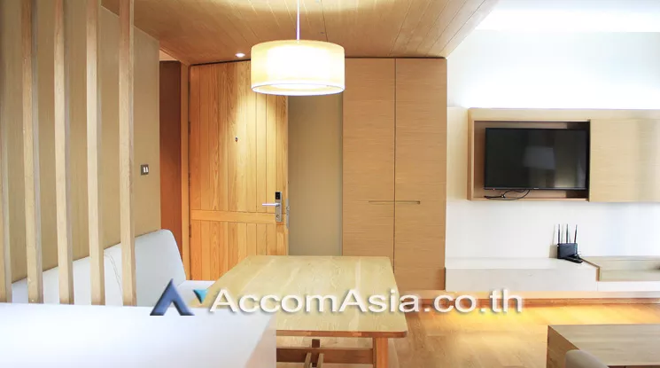  2 Bedrooms  Apartment For Rent in Sukhumvit, Bangkok  near BTS Phrom Phong (AA20951)