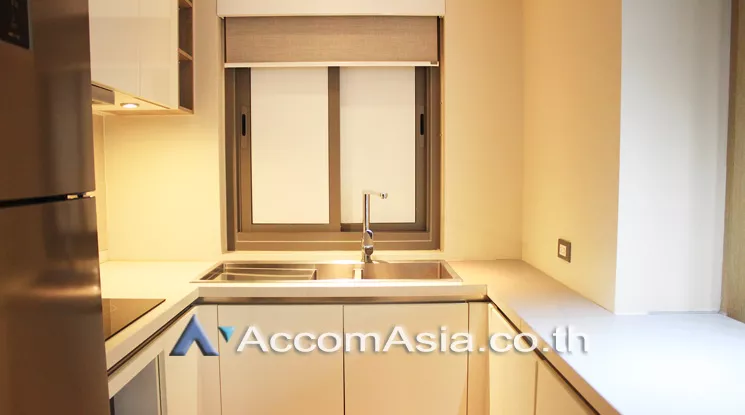  2 Bedrooms  Apartment For Rent in Sukhumvit, Bangkok  near BTS Phrom Phong (AA20951)