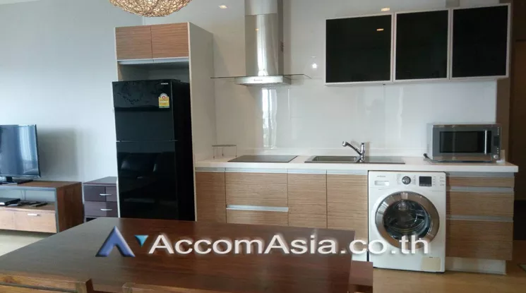  2 Bedrooms  Condominium For Sale in Sukhumvit, Bangkok  near BTS Ekkamai (AA20954)