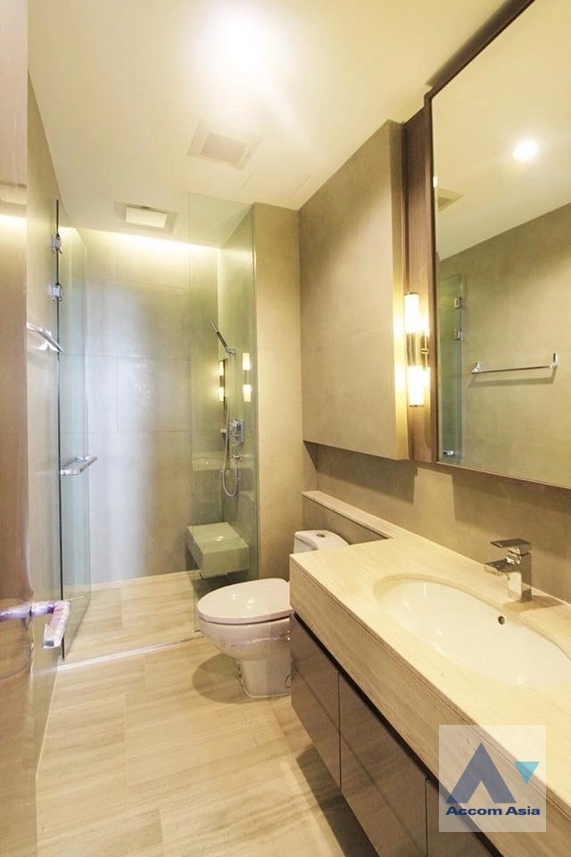 7  2 br Condominium For Sale in Silom ,Bangkok BTS Surasak at The Diplomat Sathorn AA20962