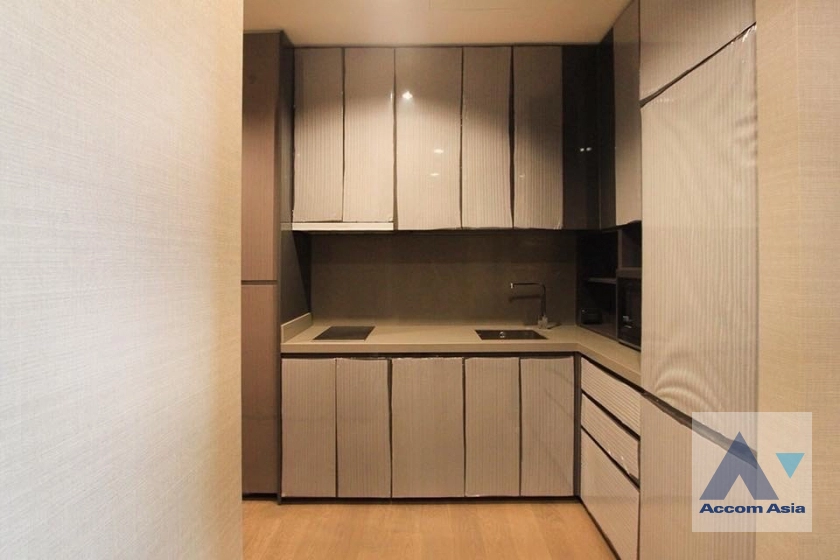 Corner Unit |  2 Bedrooms  Condominium For Sale in Silom, Bangkok  near BTS Surasak (AA20962)