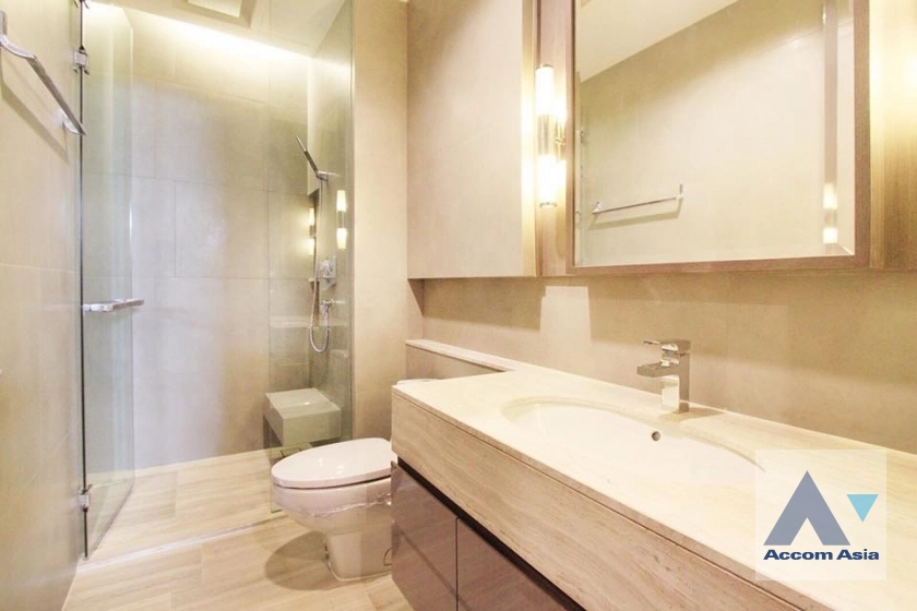 8  2 br Condominium For Sale in Silom ,Bangkok BTS Surasak at The Diplomat Sathorn AA20962