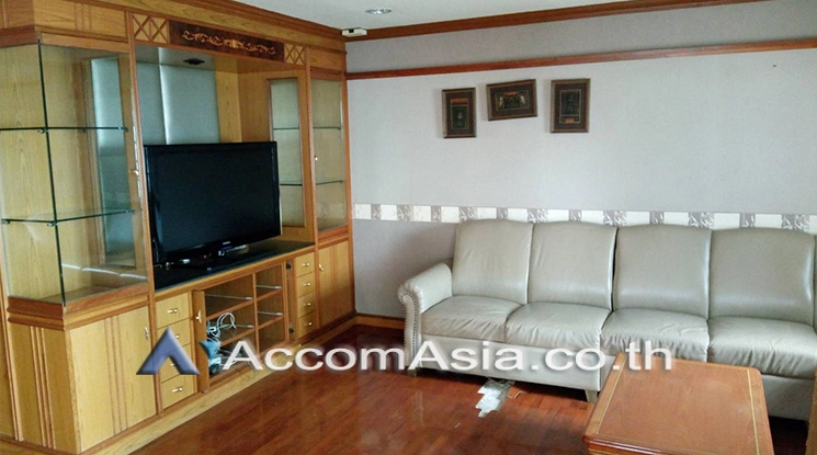 5  3 br Condominium For Rent in Silom ,Bangkok BTS Surasak at Sampoom Garden AA20964