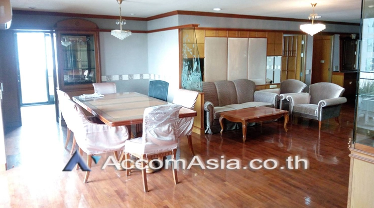 6  3 br Condominium For Rent in Silom ,Bangkok BTS Surasak at Sampoom Garden AA20964