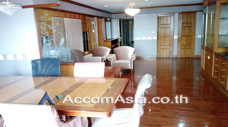 7  3 br Condominium For Rent in Silom ,Bangkok BTS Surasak at Sampoom Garden AA20964