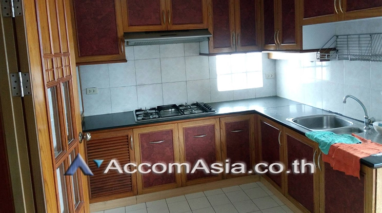 8  3 br Condominium For Rent in Silom ,Bangkok BTS Surasak at Sampoom Garden AA20964