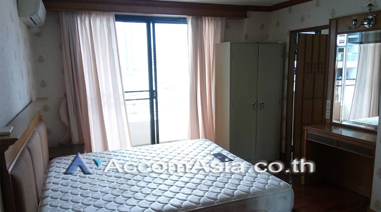 9  3 br Condominium For Rent in Silom ,Bangkok BTS Surasak at Sampoom Garden AA20964