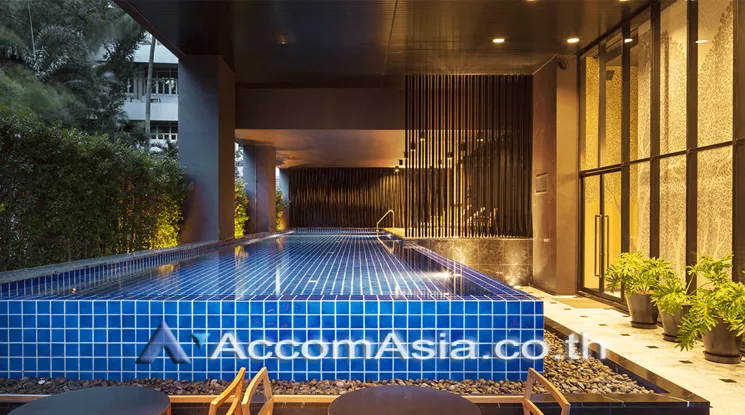  1 Bedroom  Condominium For Rent in Sukhumvit, Bangkok  near BTS Ekkamai (AA20975)