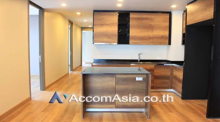 Pet friendly |  3 Bedrooms  Apartment For Rent in Sukhumvit, Bangkok  near BTS Phrom Phong (AA21013)