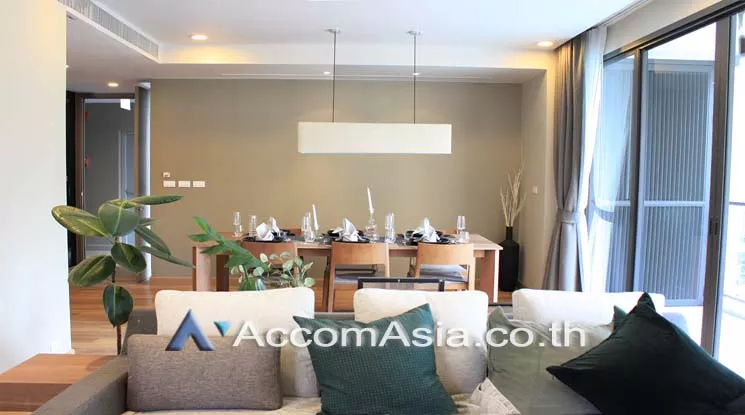 Pet friendly |  3 Bedrooms  Apartment For Rent in Sukhumvit, Bangkok  near BTS Phrom Phong (AA21014)