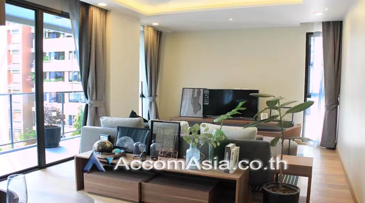 Pet friendly |  3 Bedrooms  Apartment For Rent in Sukhumvit, Bangkok  near BTS Phrom Phong (AA21014)