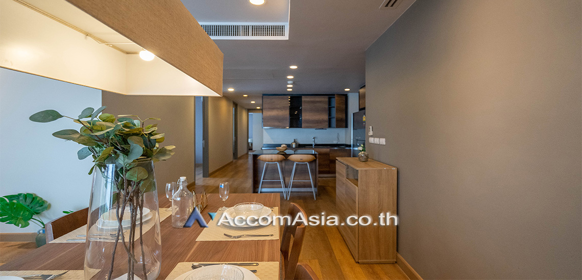 Pet friendly |  3 Bedrooms  Apartment For Rent in Sukhumvit, Bangkok  near BTS Phrom Phong (AA21017)