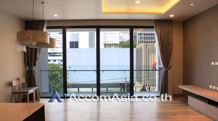  2 Bedrooms  Apartment For Rent in Sukhumvit, Bangkok  near BTS Phrom Phong (AA21018)