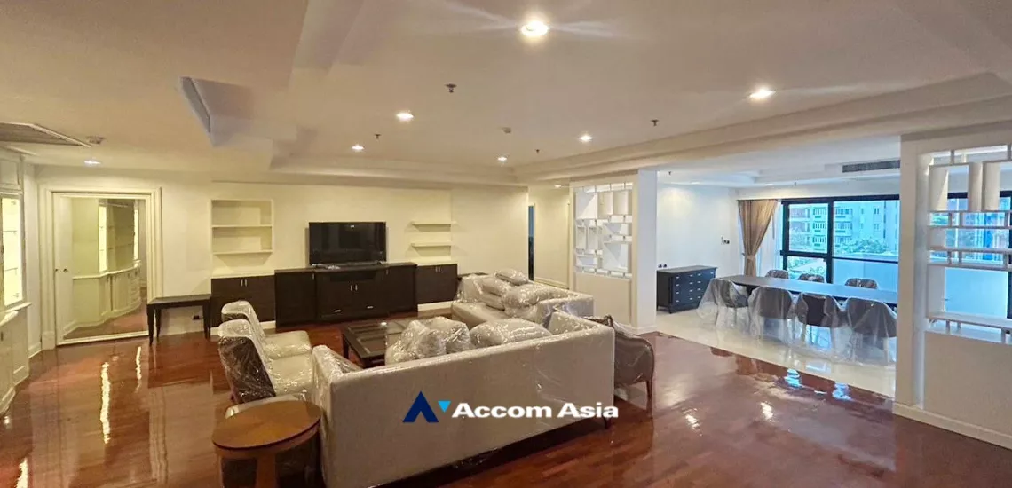 Huge Terrace |  3 Bedrooms  Apartment For Rent in Sukhumvit, Bangkok  near BTS Thong Lo (AA21022)