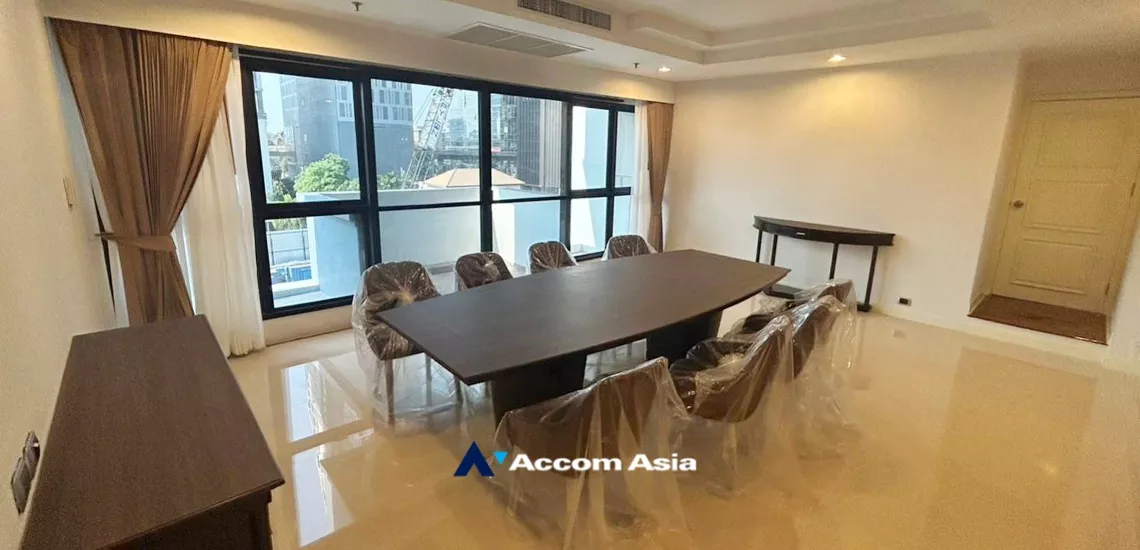 Huge Terrace |  3 Bedrooms  Apartment For Rent in Sukhumvit, Bangkok  near BTS Thong Lo (AA21022)