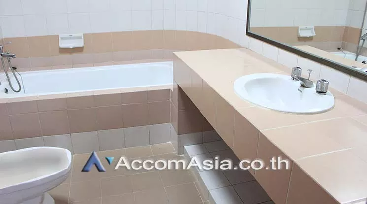 11  3 br Apartment For Rent in Sukhumvit ,Bangkok BTS Phrom Phong at Peaceful and Greenery AA21048