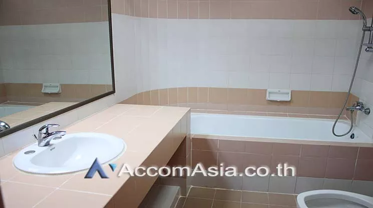 6  3 br Apartment For Rent in Sukhumvit ,Bangkok BTS Phrom Phong at Peaceful and Greenery AA21050