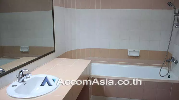 5  3 br Apartment For Rent in Sukhumvit ,Bangkok BTS Phrom Phong at Peaceful and Greenery AA21051