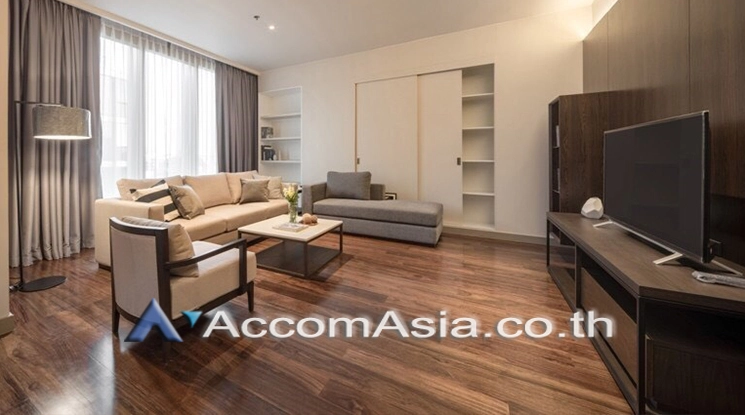  3 Bedrooms  Apartment For Rent in Sukhumvit, Bangkok  near BTS Phrom Phong (AA21054)