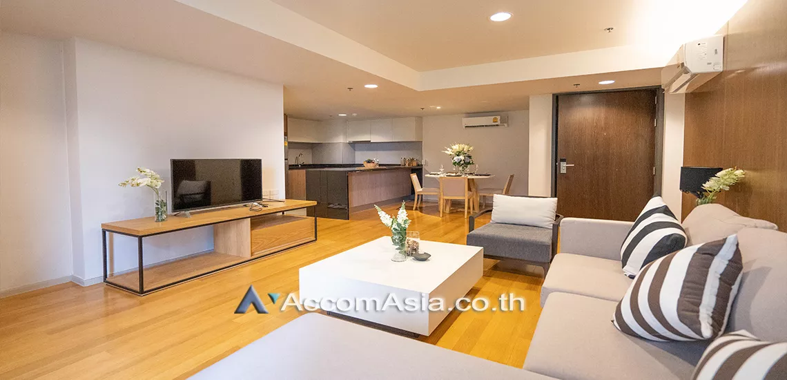  2 Bedrooms  Apartment For Rent in Sukhumvit, Bangkok  near BTS Phrom Phong (AA21057)