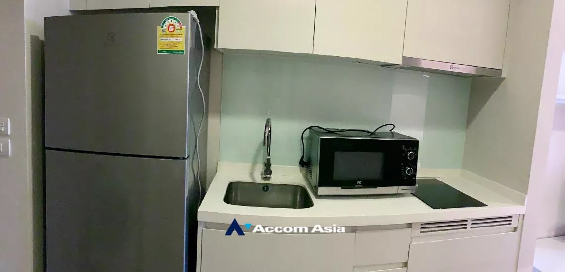  1 Bedroom  Condominium For Sale in Sukhumvit, Bangkok  near BTS Thong Lo (AA21061)