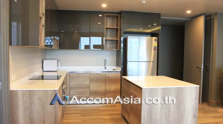  2 Bedrooms  Apartment For Rent in Sukhumvit, Bangkok  near BTS Phrom Phong (AA21077)