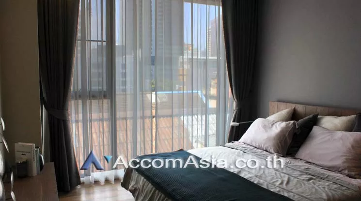  3 Bedrooms  Apartment For Rent in Sukhumvit, Bangkok  near BTS Phrom Phong (AA21079)