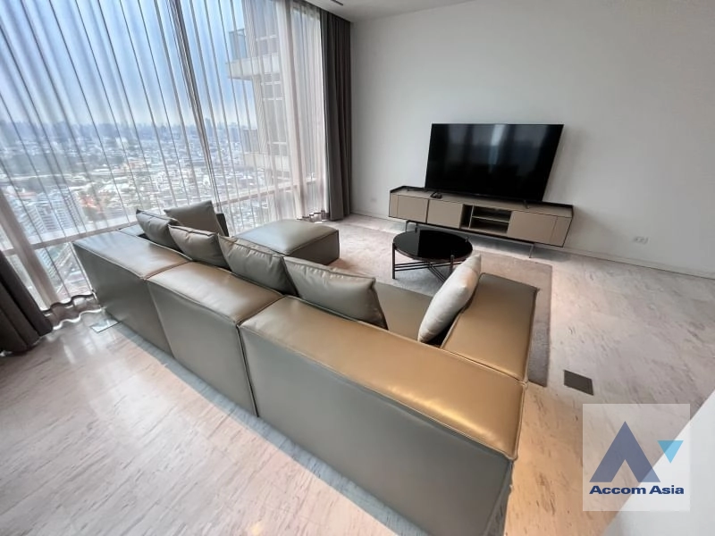  2 Bedrooms  Condominium For Rent in Sathorn, Bangkok  near BTS Saphan Taksin (AA21103)